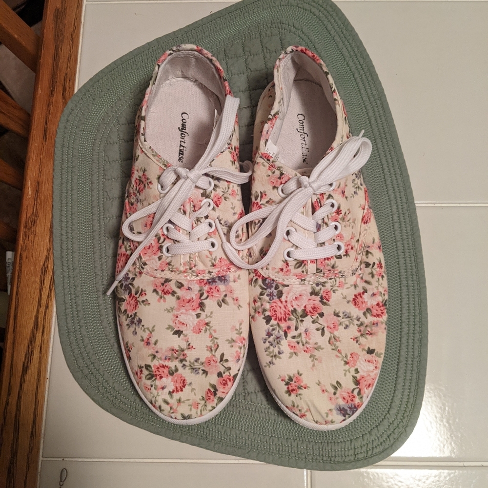 Comfort ease floral sneakers